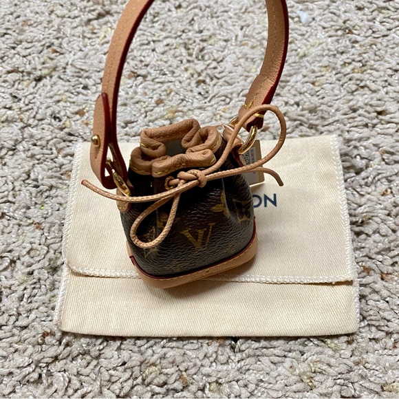 NWT Authentic Louis Vuitton Micro Noé bag charm - Picture 2 of 9